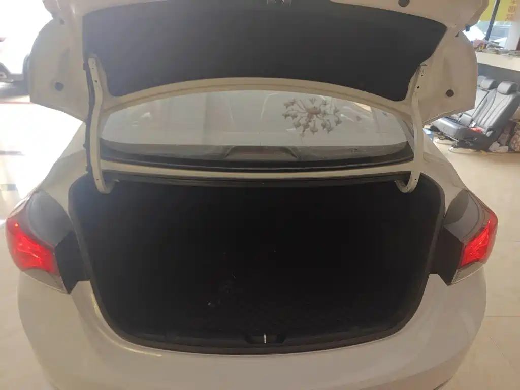Hyundai Langdong 2016 1.6L Automatic Smart Edition