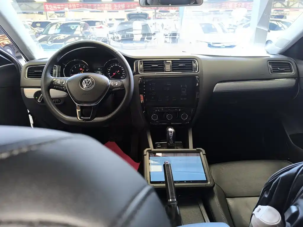 Volkswagen Sagitar 2017 1.6L Automatic Comfort