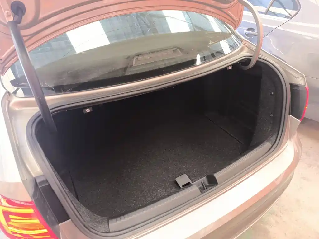 Volkswagen Sagitar 2017 1.6L Automatic Comfort
