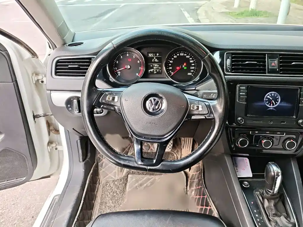 Volkswagen Sagitar 2018 1.6L Automatic Comfort