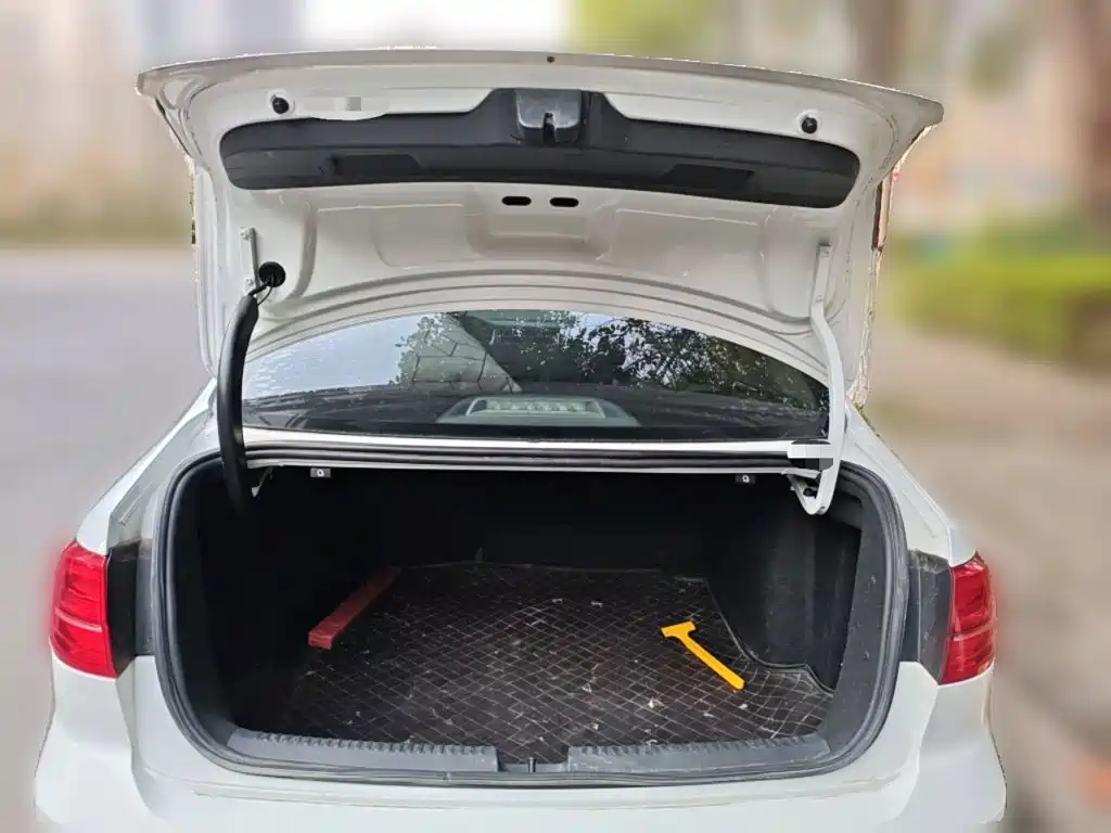 Volkswagen Sagitar 2018 1.6L Automatic Comfort
