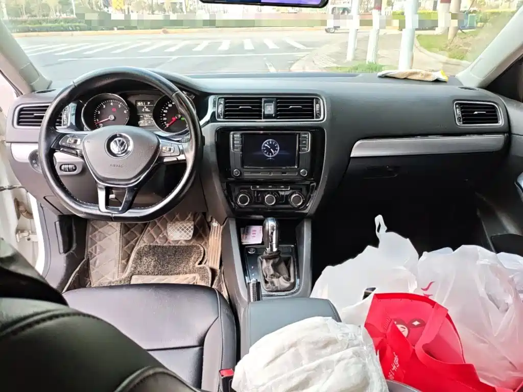 Volkswagen Sagitar 2018 1.6L Automatic Comfort