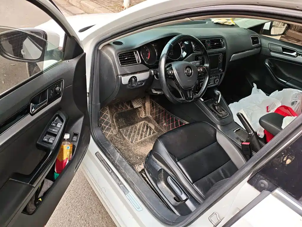 Volkswagen Sagitar 2018 1.6L Automatic Comfort