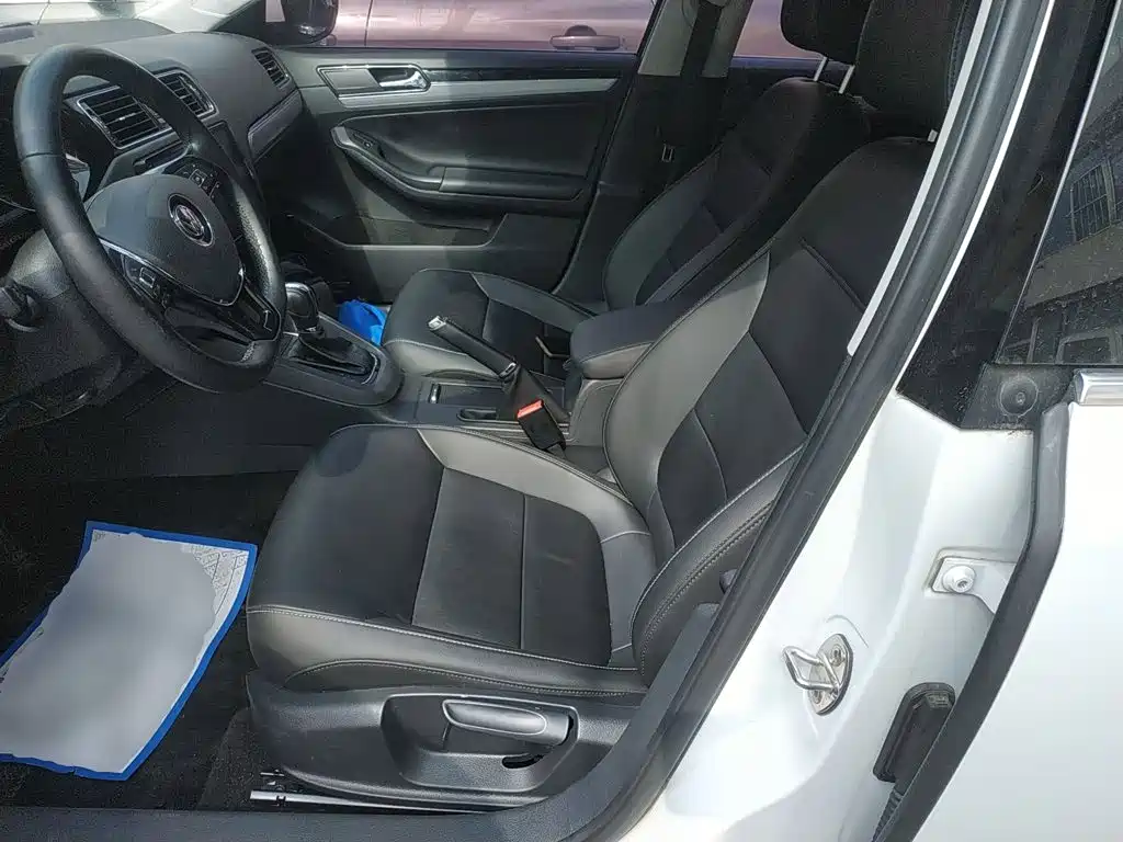 Volkswagen Sagitar 2018 1.6L Automatic Comfort