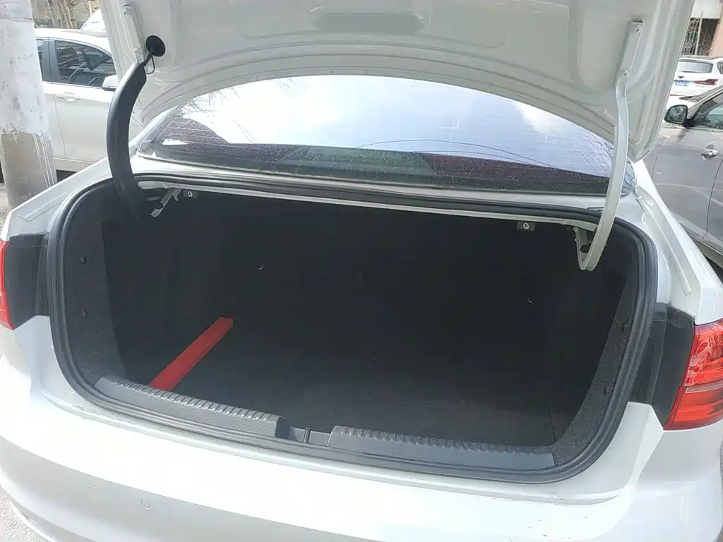 Volkswagen Sagitar 2018 1.6L Automatic Comfort