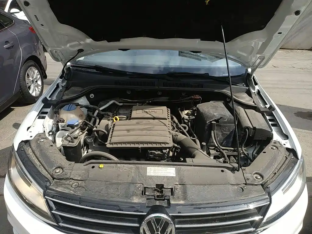 Volkswagen Sagitar 2018 1.6L Automatic Comfort