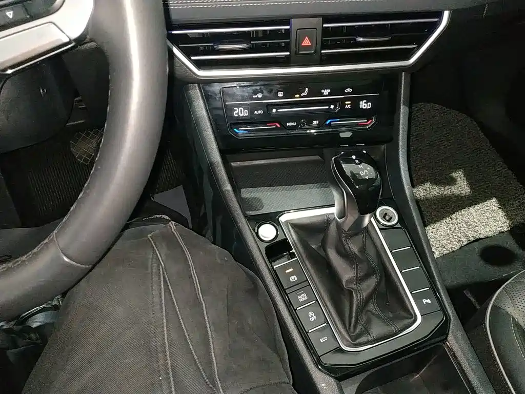 Volkswagen Sagitar 2023 Model Year 200TSI DSG Surpass Edition
