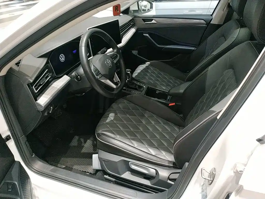 Volkswagen Sagitar 2023 Model Year 200TSI DSG Surpass Edition