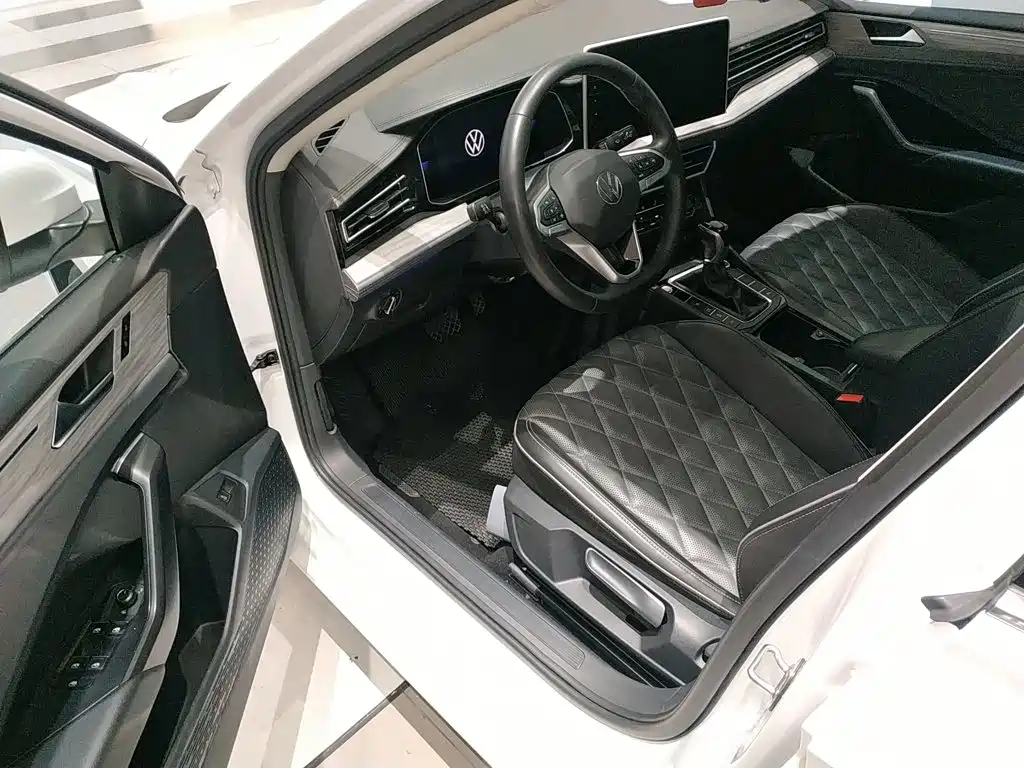 Volkswagen Sagitar 2023 Model Year 200TSI DSG Surpass Edition