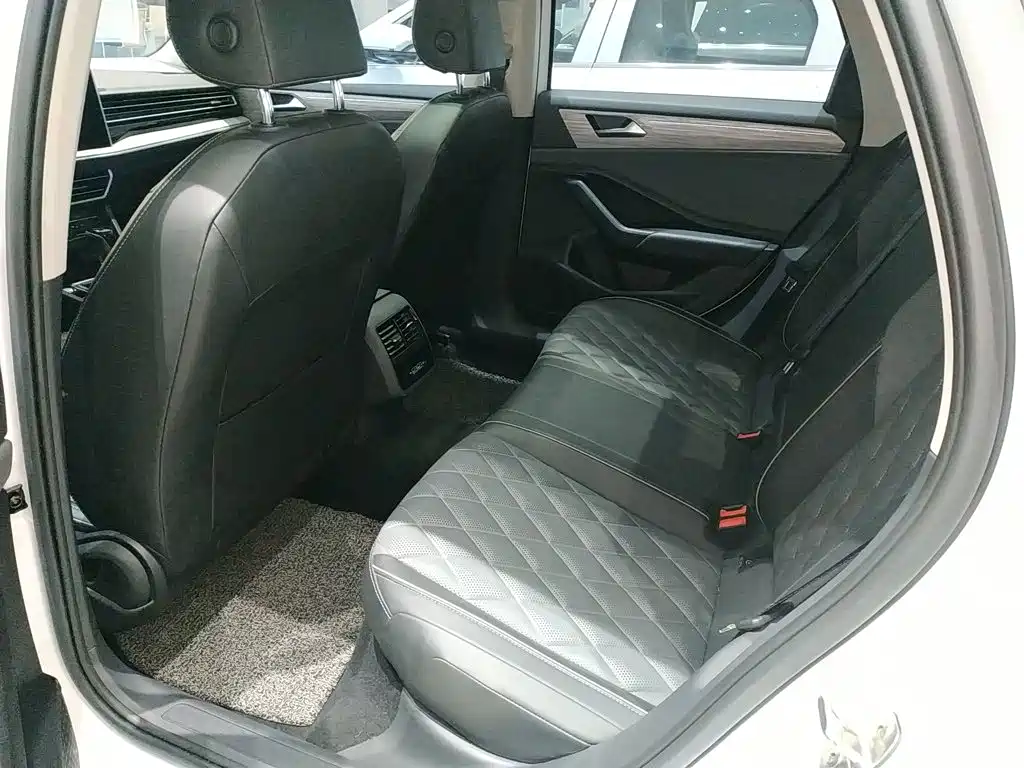 Volkswagen Sagitar 2023 Model Year 200TSI DSG Surpass Edition