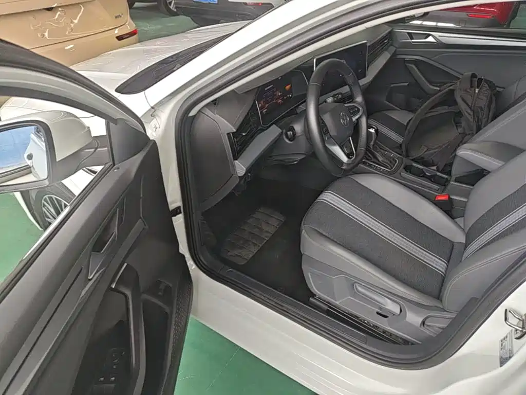 Volkswagen Sagitar 2024 200TSI DSG Flying Edition
