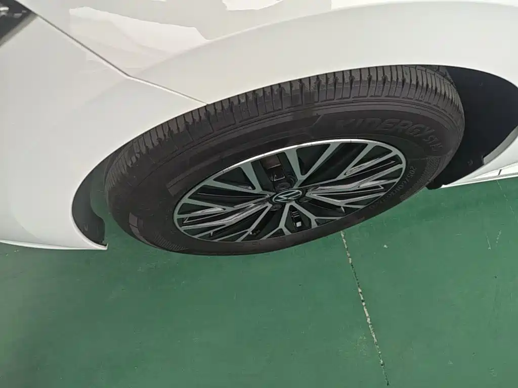 Volkswagen Sagitar 2024 200TSI DSG Flying Edition