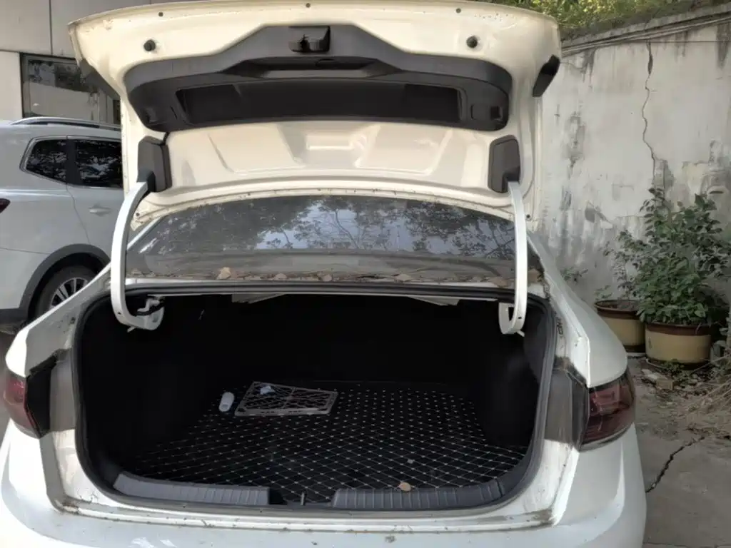 Volkswagen Sagitar 2025 Model Year Facelift 200TSI DSG Soaring Edition