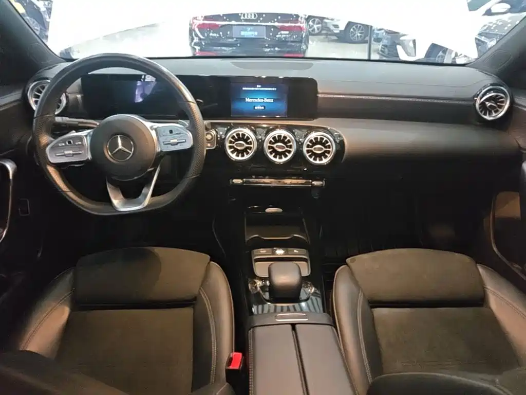 Mercedes-Benz Mercedes-Benz A-Class 2019 A 180 L Sport Sedan