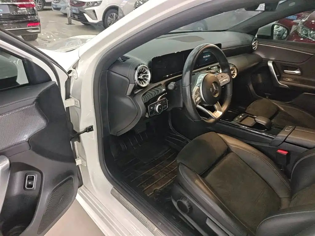 Mercedes-Benz Mercedes-Benz A-Class 2019 A 180 L Sport Sedan