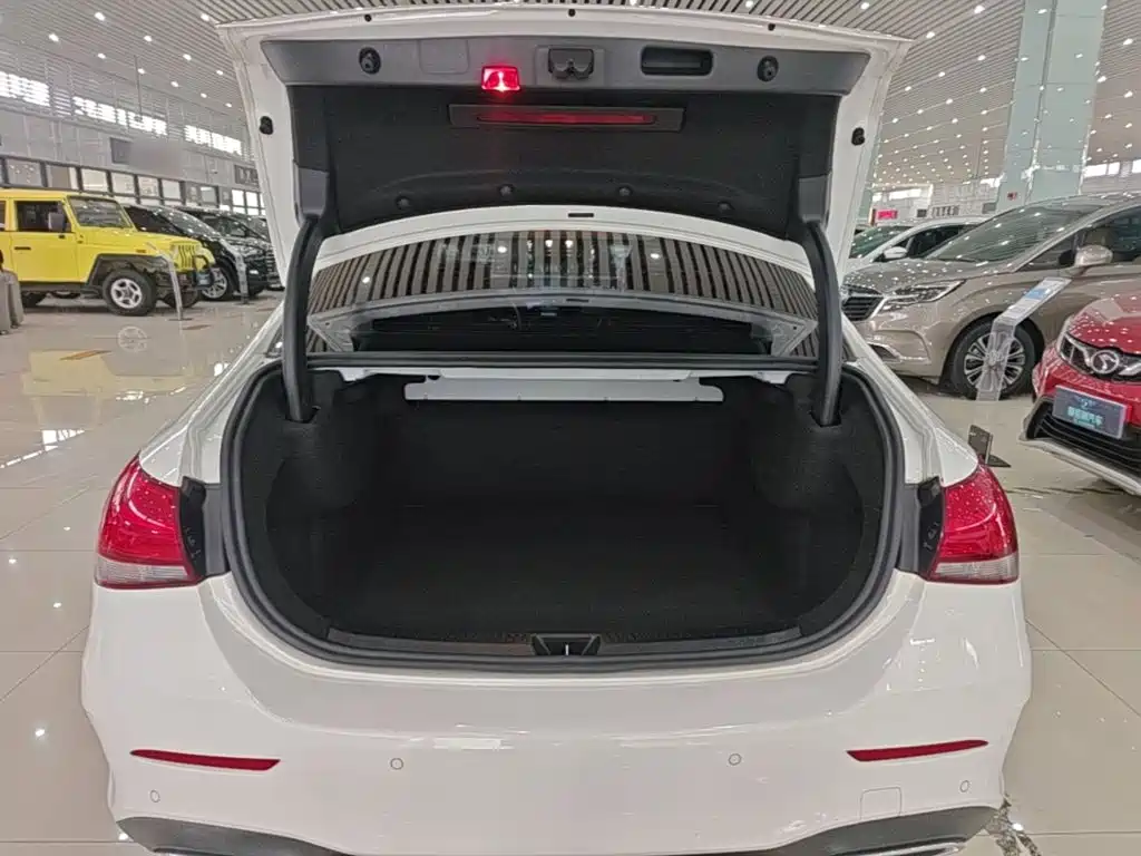 Mercedes-Benz Mercedes-Benz A-Class 2019 A 180 L Sport Sedan
