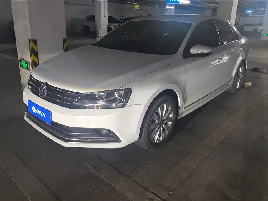 Volkswagen Sagitar 2015 1.6L Manual Comfort