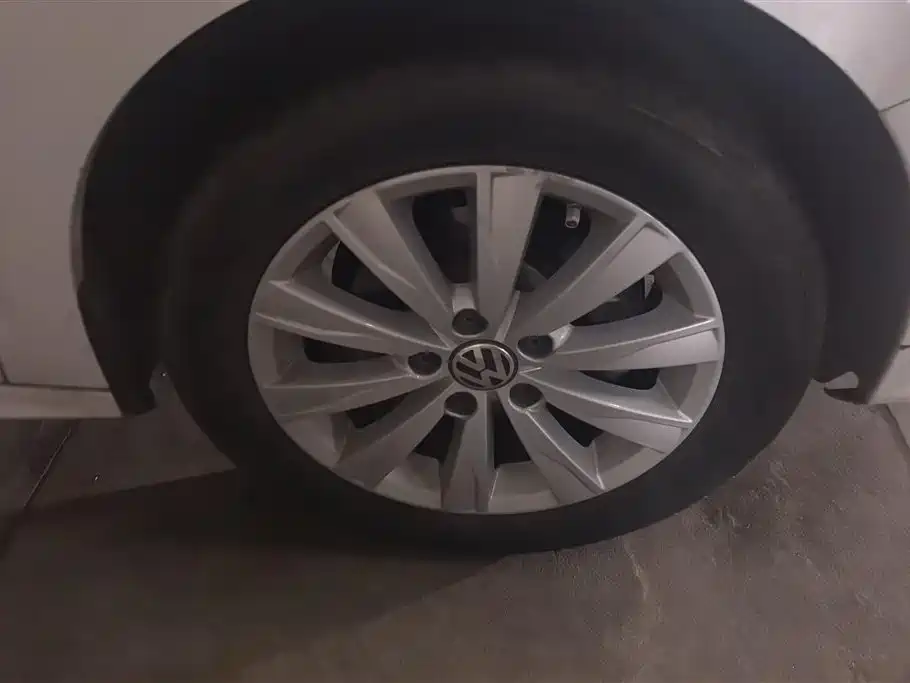 Volkswagen Sagitar 2015 1.6L Manual Comfort