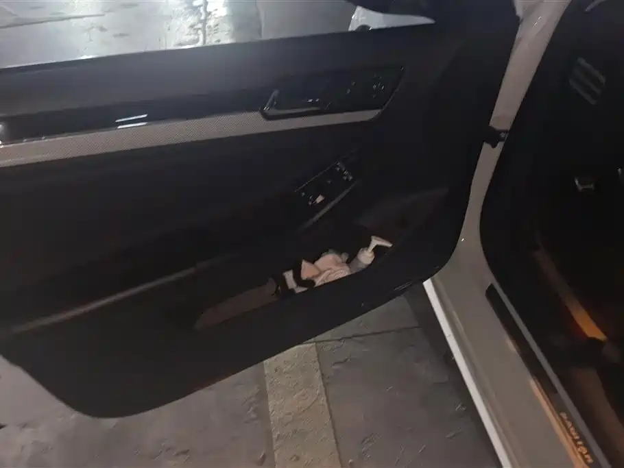 Volkswagen Sagitar 2015 1.6L Manual Comfort