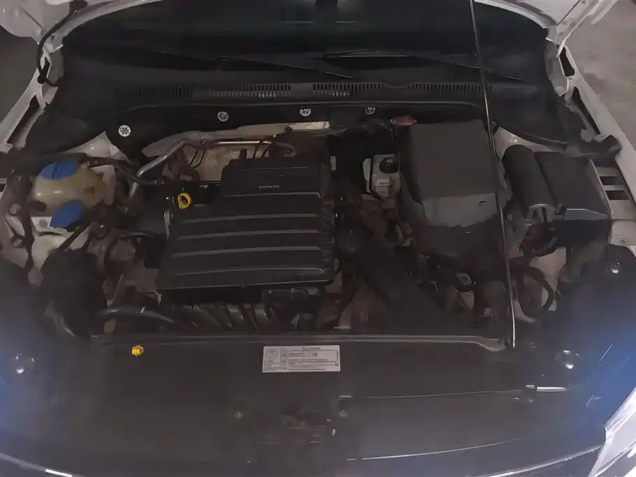 Volkswagen Sagitar 2015 1.6L Manual Comfort