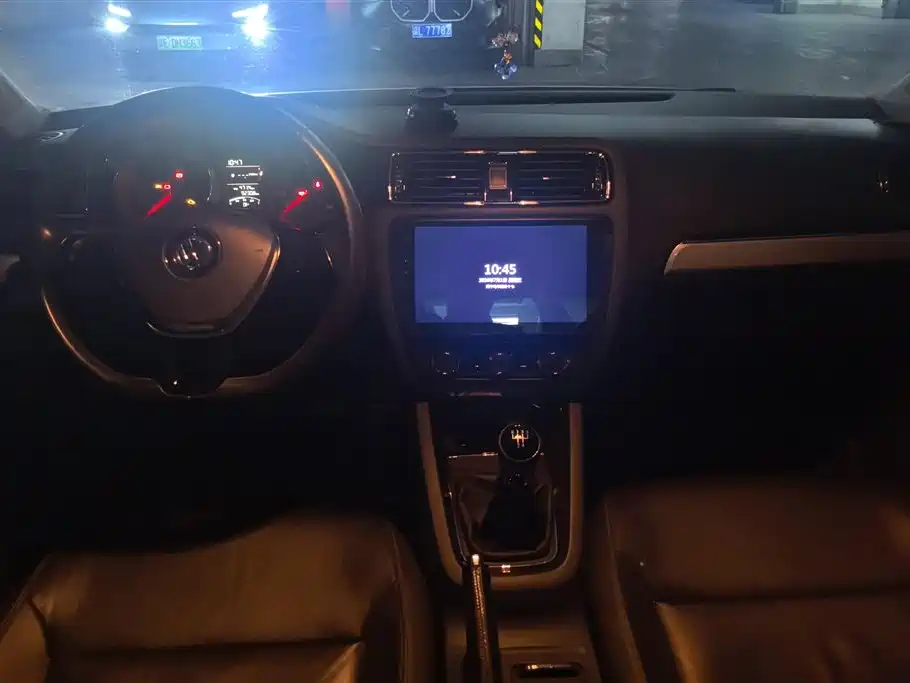 Volkswagen Sagitar 2015 1.6L Manual Comfort