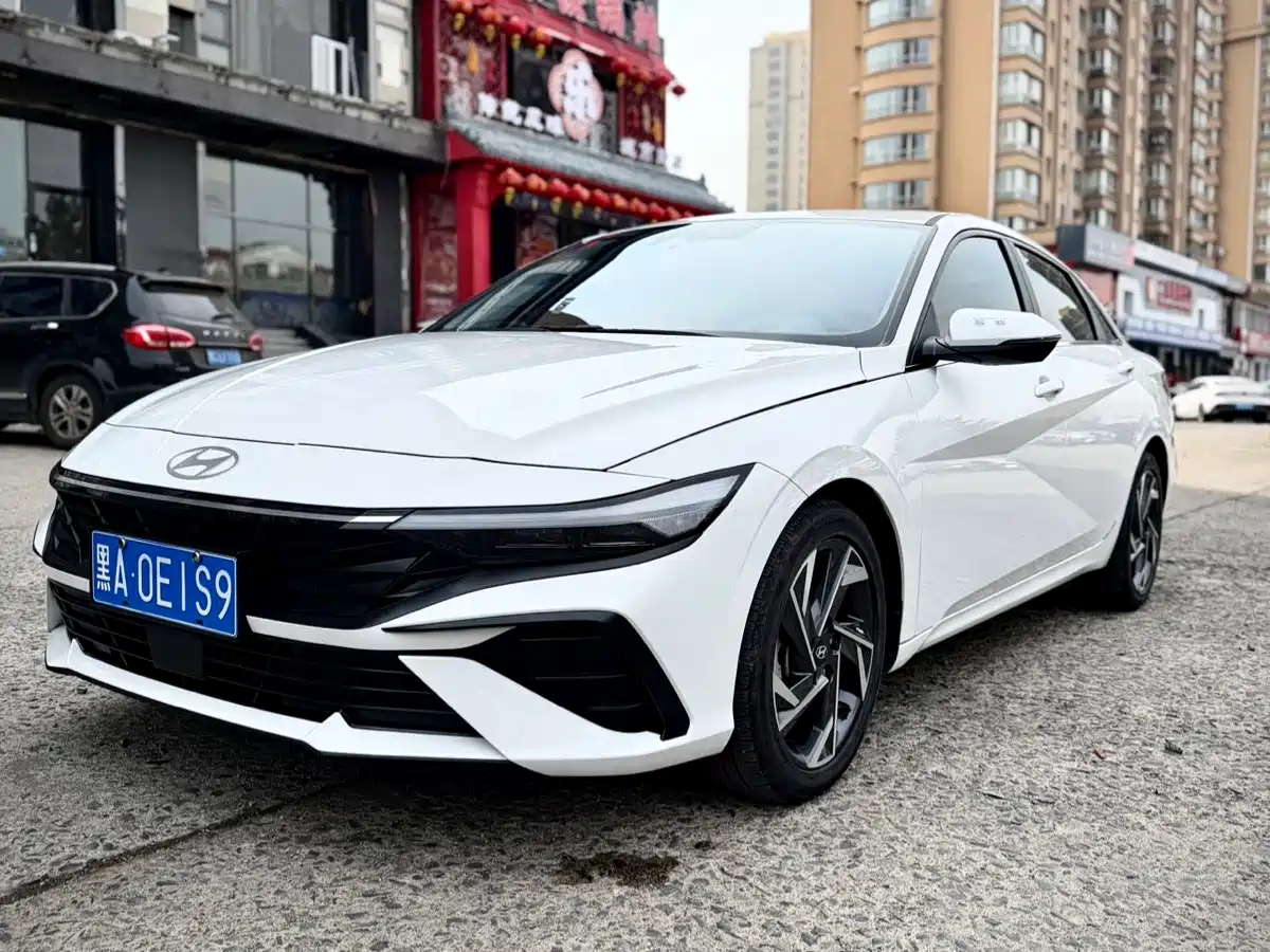 Hyundai Elantra 2023 Model 1.5L CVT LUX Premium Edition