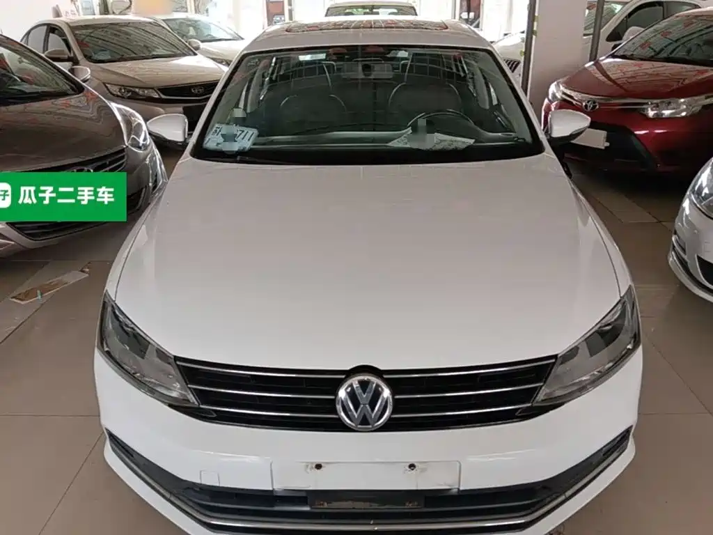 Volkswagen Sagitar 2015 1.6L Automatic Comfort