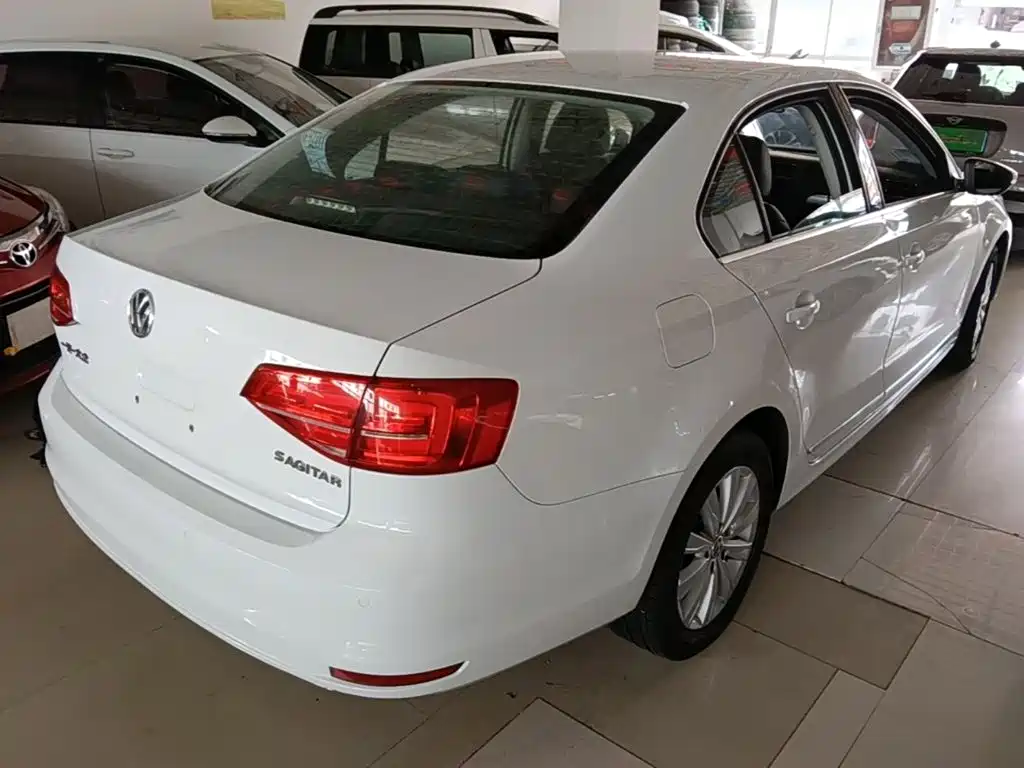 Volkswagen Sagitar 2015 1.6L Automatic Comfort