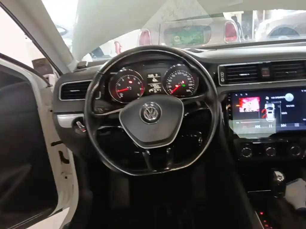 Volkswagen Sagitar 2015 1.6L Automatic Comfort