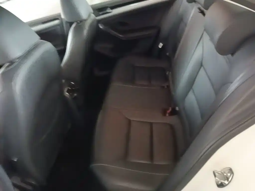Volkswagen Sagitar 2015 1.6L Automatic Comfort