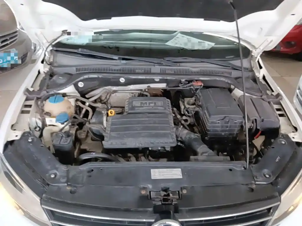 Volkswagen Sagitar 2015 1.6L Automatic Comfort