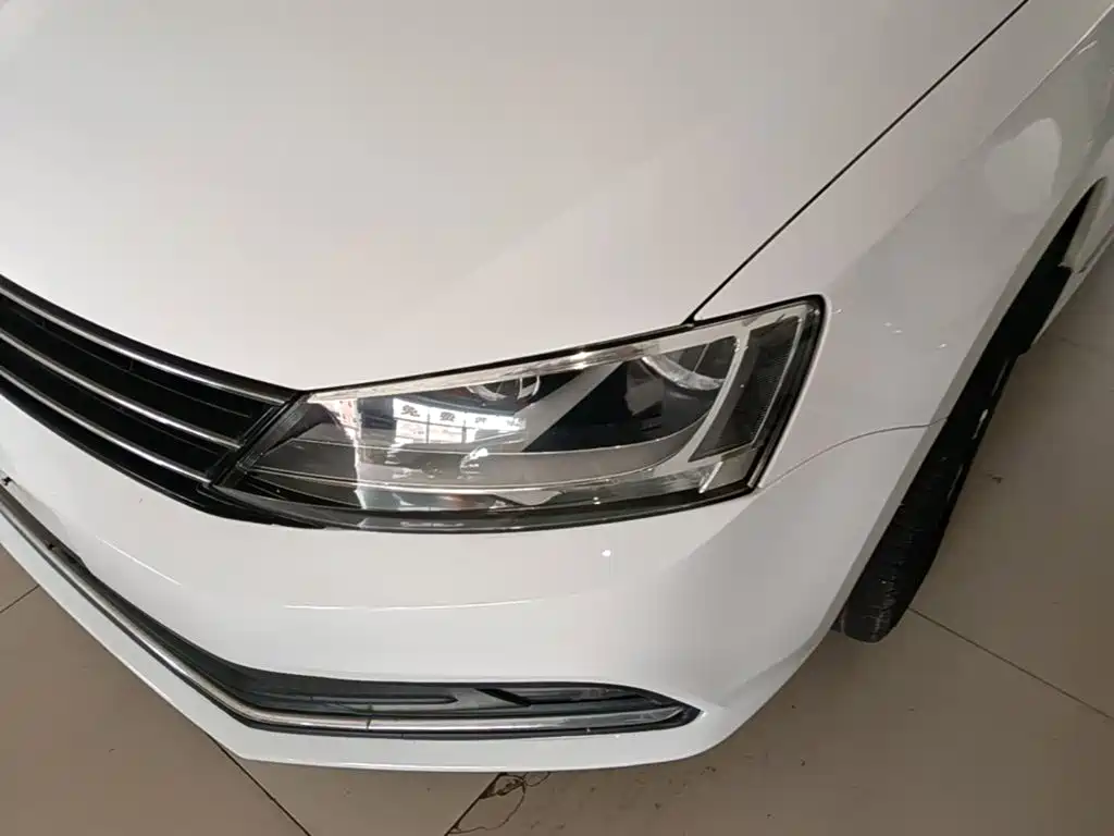 Volkswagen Sagitar 2015 1.6L Automatic Comfort