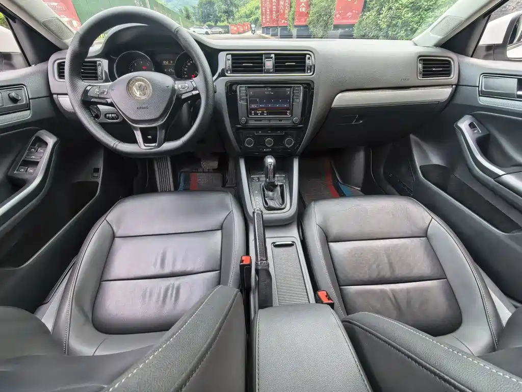 Volkswagen Sagitar 2017 230TSI Automatic Comfort