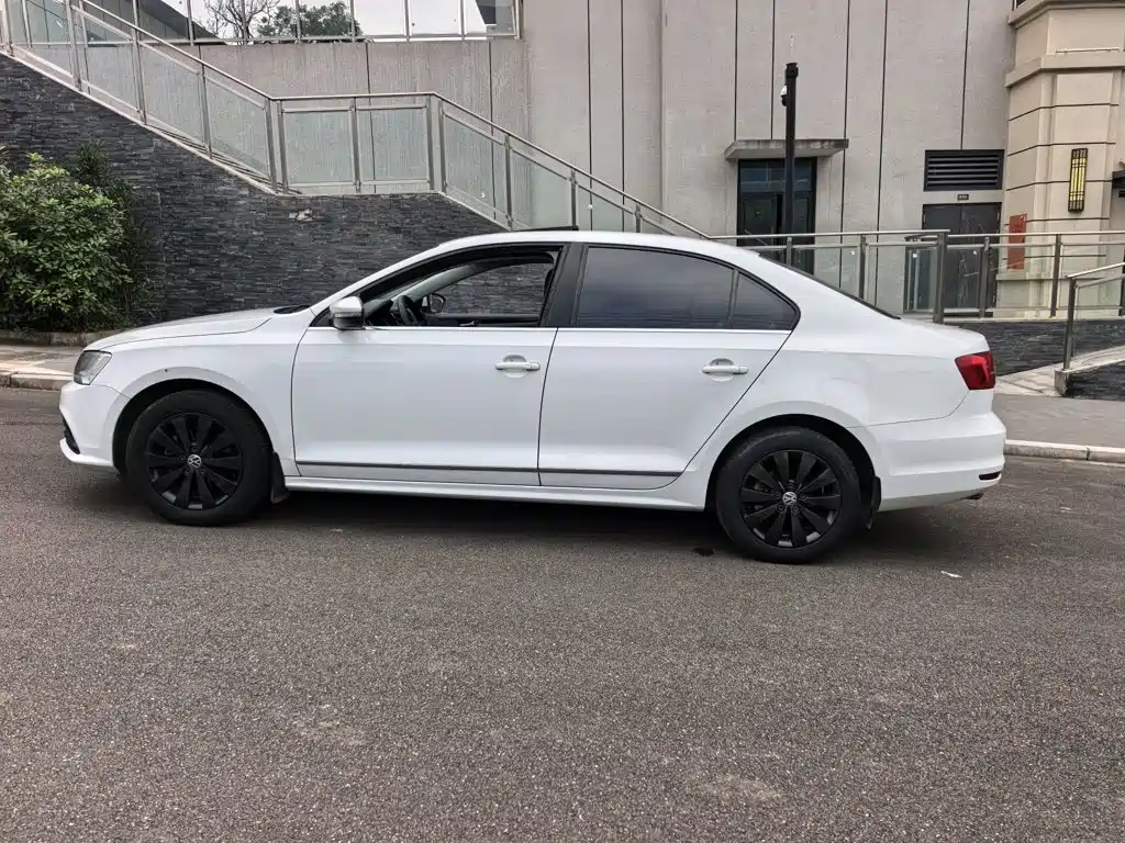 Volkswagen Sagitar 2017 230TSI Automatic Comfort