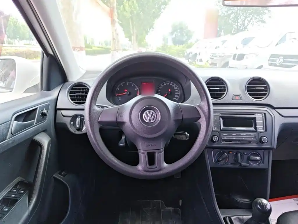 Volkswagen Jetta 2015 Value Edition 1.6L Manual Fashion