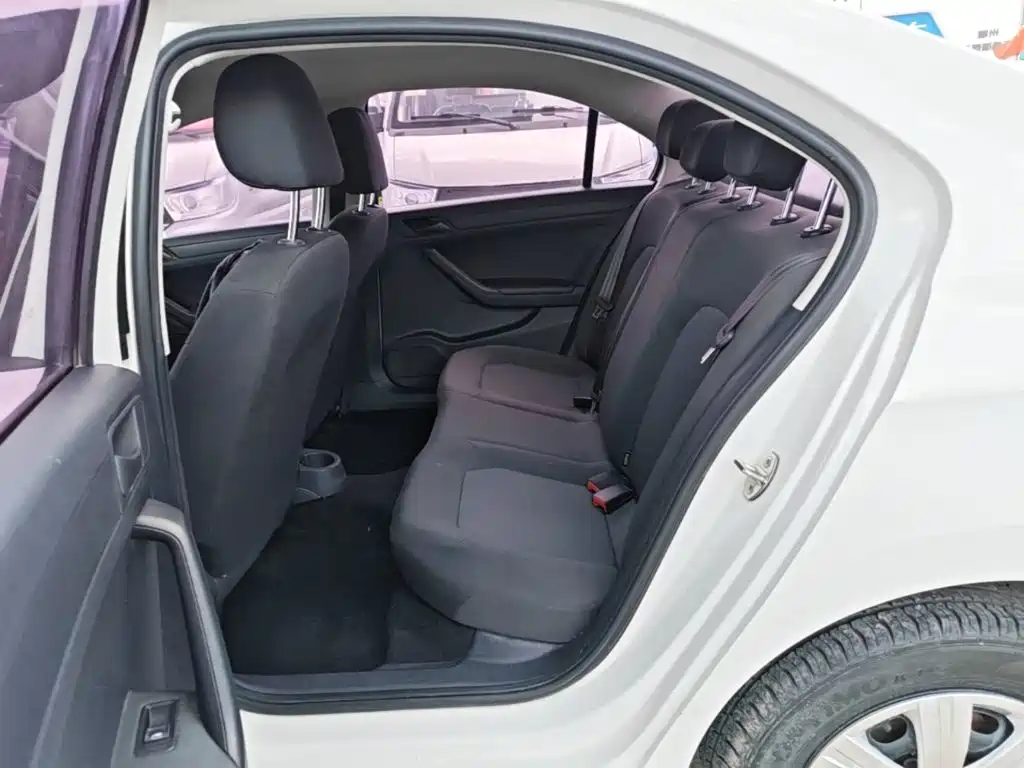 Volkswagen Jetta 2015 Value Edition 1.6L Manual Fashion