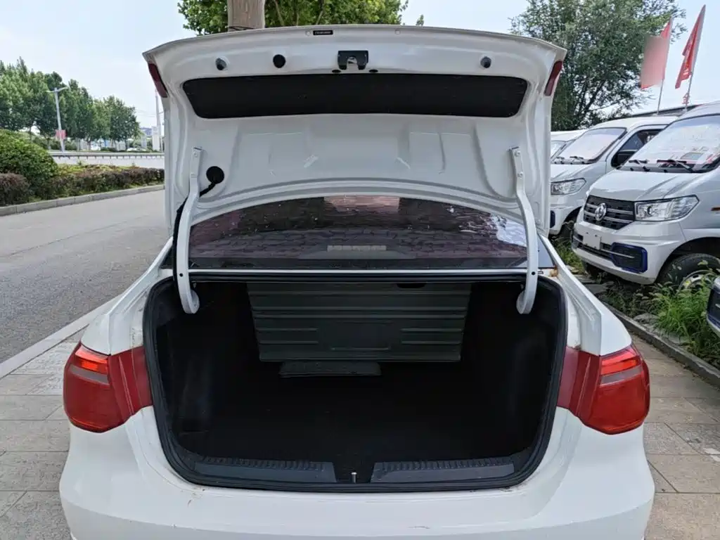 Volkswagen Jetta 2015 Value Edition 1.6L Manual Fashion