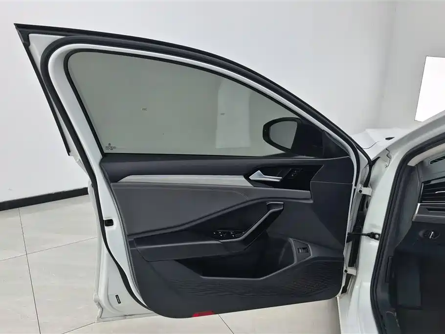 Volkswagen Sagitar 2021 200TSI DSG Comfort Smart Edition