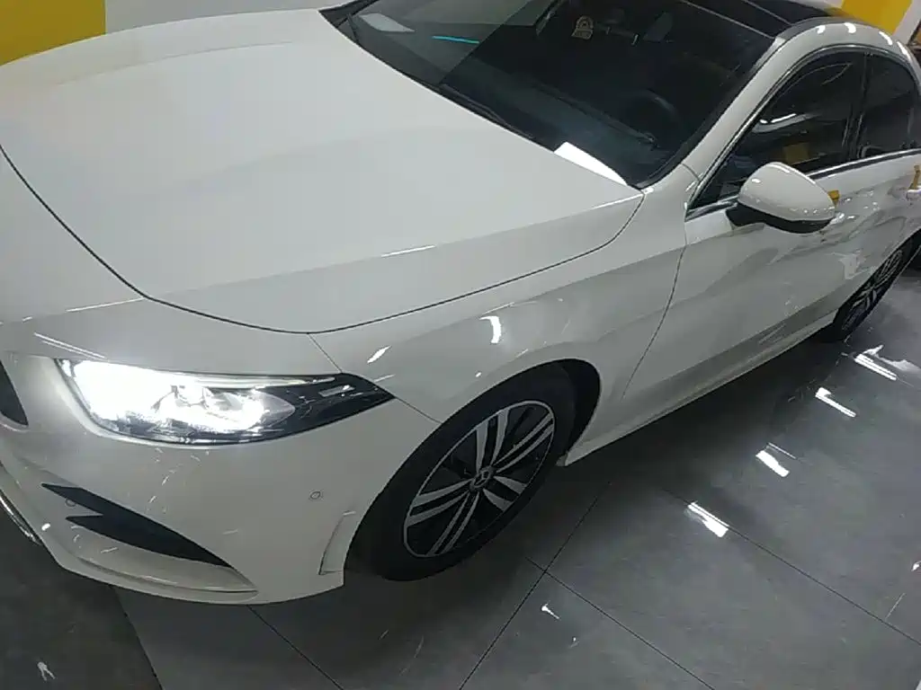 Mercedes-Benz Mercedes-Benz A-Class 2019 A 180 L Sport Sedan