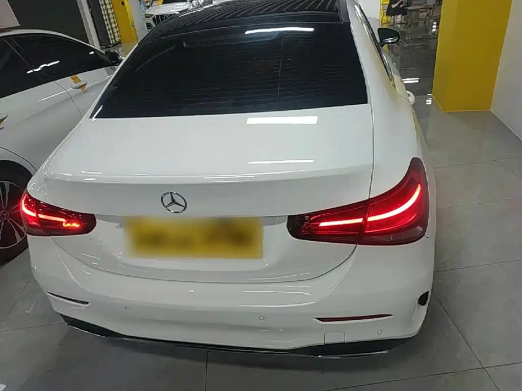 Mercedes-Benz Mercedes-Benz A-Class 2019 A 180 L Sport Sedan