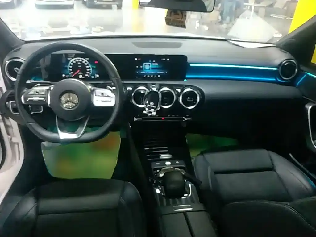 Mercedes-Benz Mercedes-Benz A-Class 2019 A 180 L Sport Sedan
