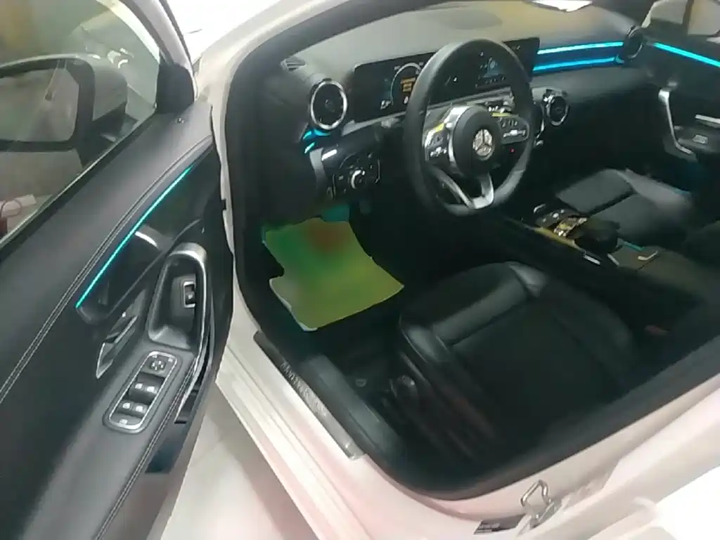 Mercedes-Benz Mercedes-Benz A-Class 2019 A 180 L Sport Sedan