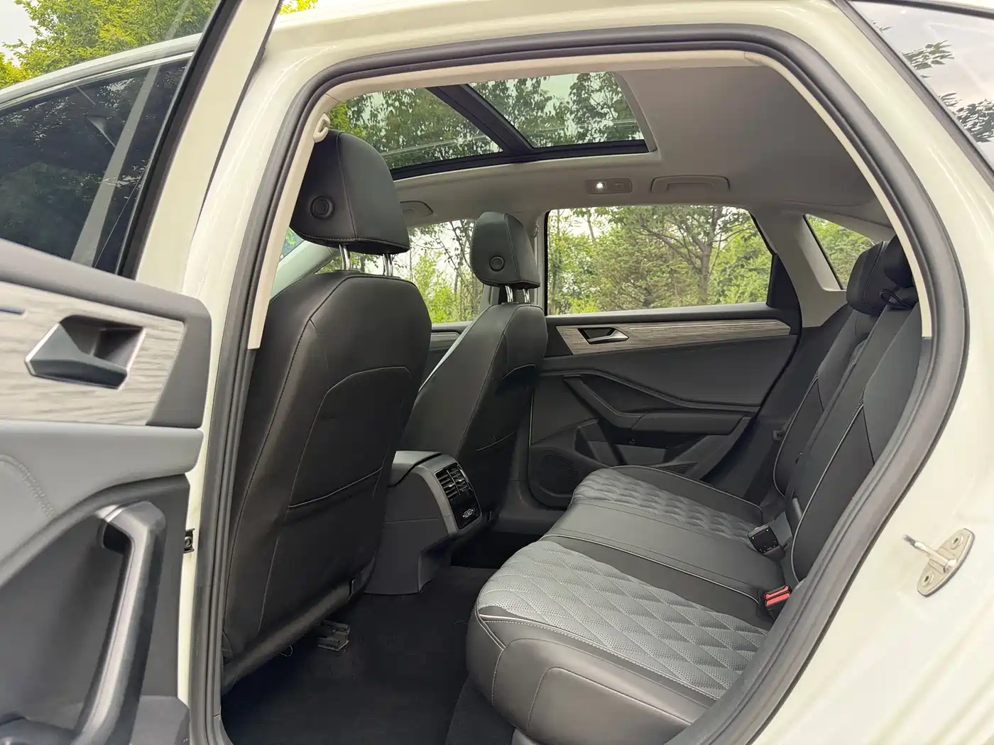 Volkswagen Sagitar 2023 280TSI DSG Surpass Plus Edition