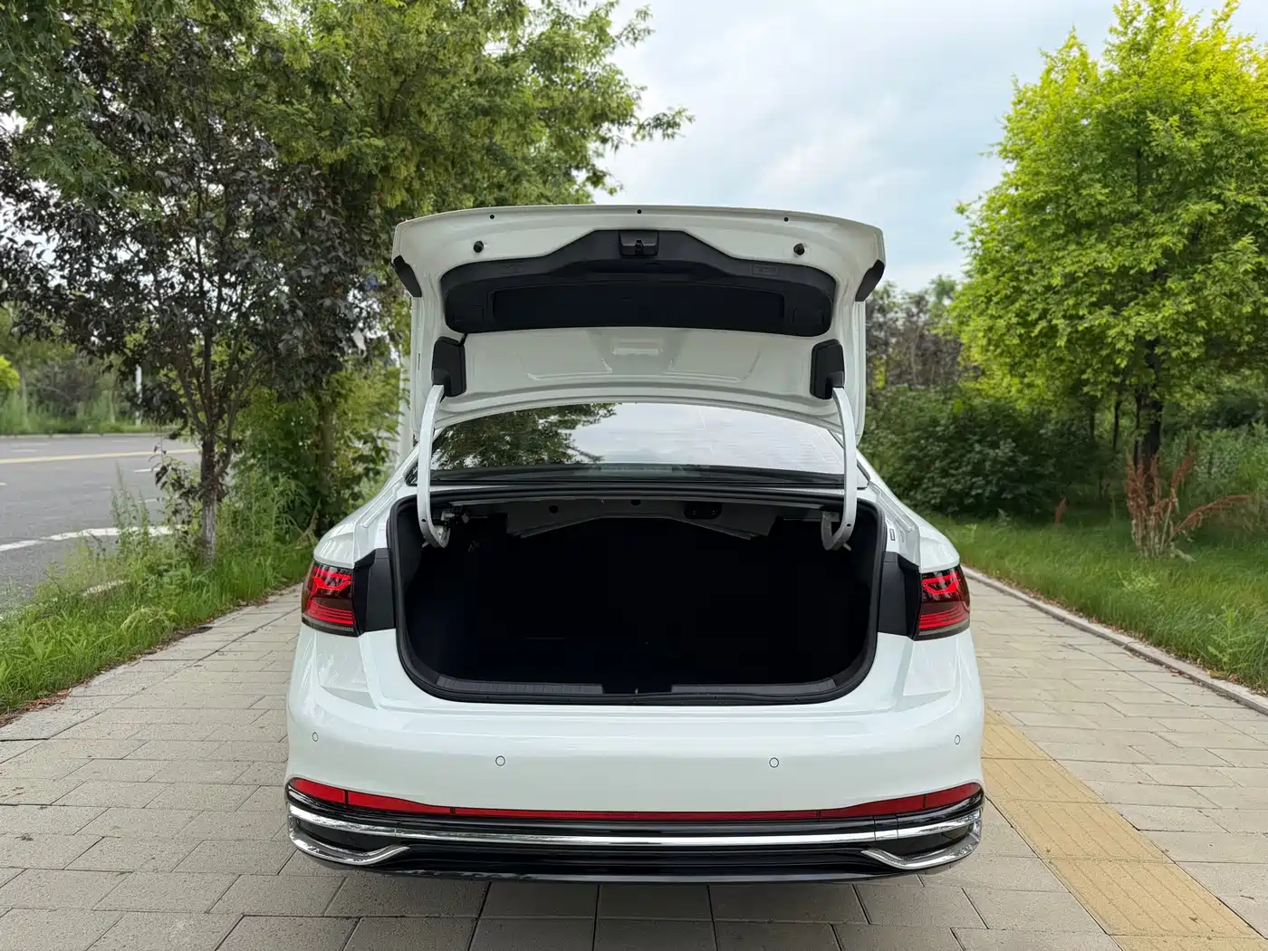 Volkswagen Sagitar 2023 280TSI DSG Surpass Plus Edition