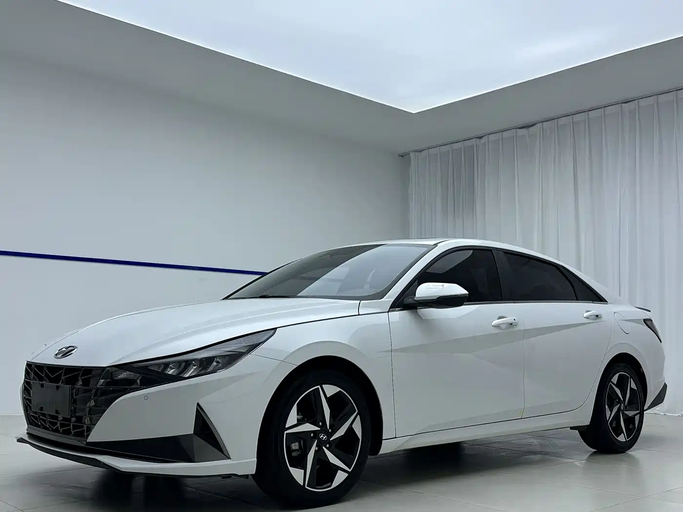 Hyundai Elantra 2022 240TGDi DCT LUX Premium Edition
