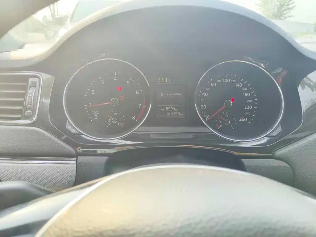 Volkswagen Sagitar 2015 230TSI Manual Comfort
