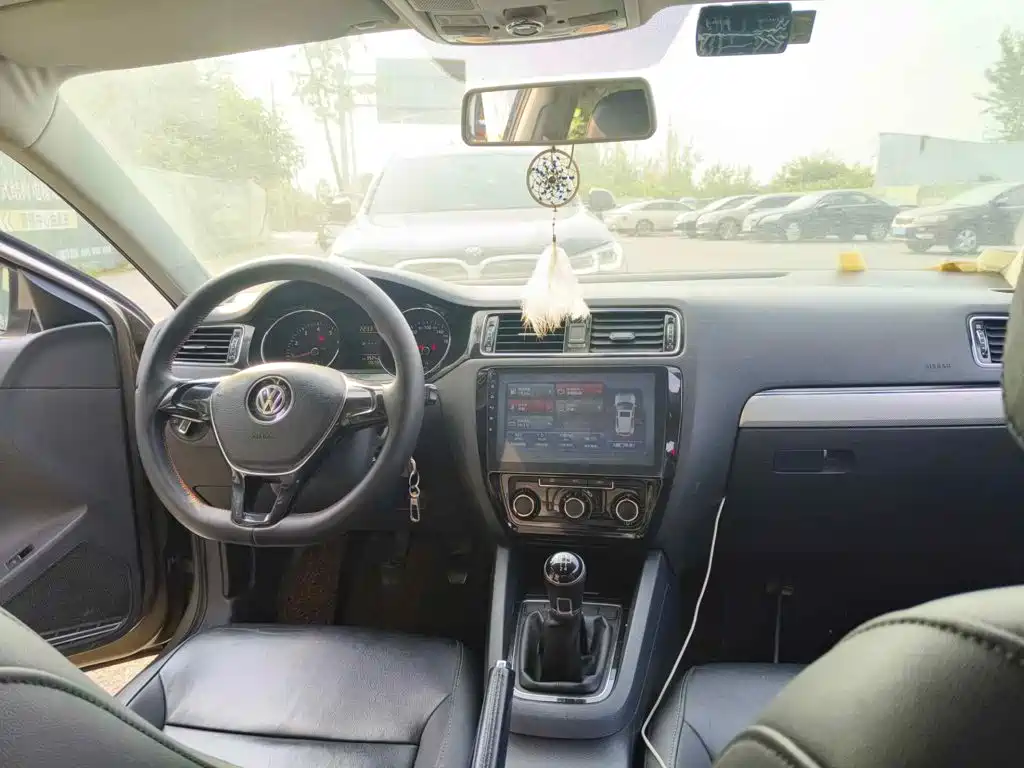 Volkswagen Sagitar 2015 230TSI Manual Comfort
