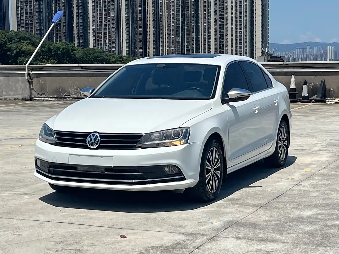 Volkswagen Sagitar 2018 1.6L Automatic Comfort