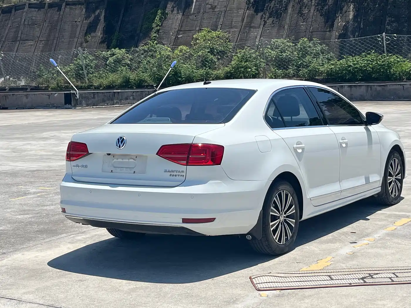 Volkswagen Sagitar 2018 1.6L Automatic Comfort