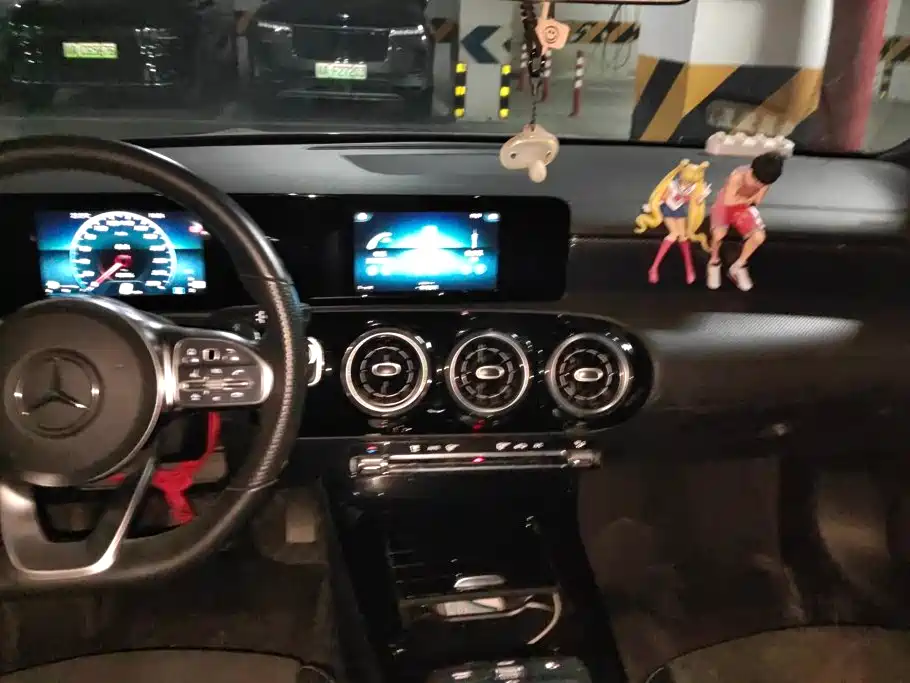 Mercedes-Benz Mercedes-Benz A-Class 2019 A 180 L Sport Sedan